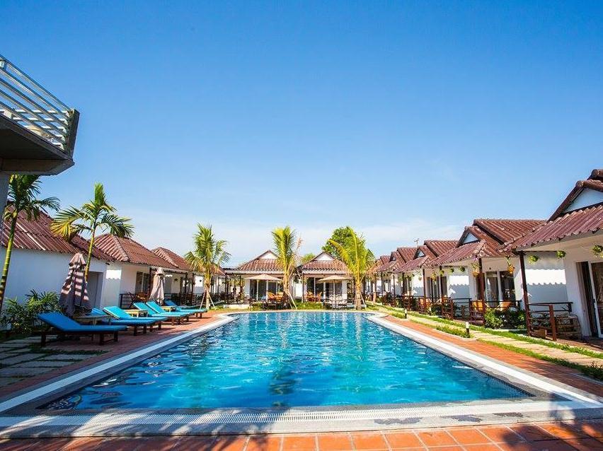 Sea Breeze Resort 4*