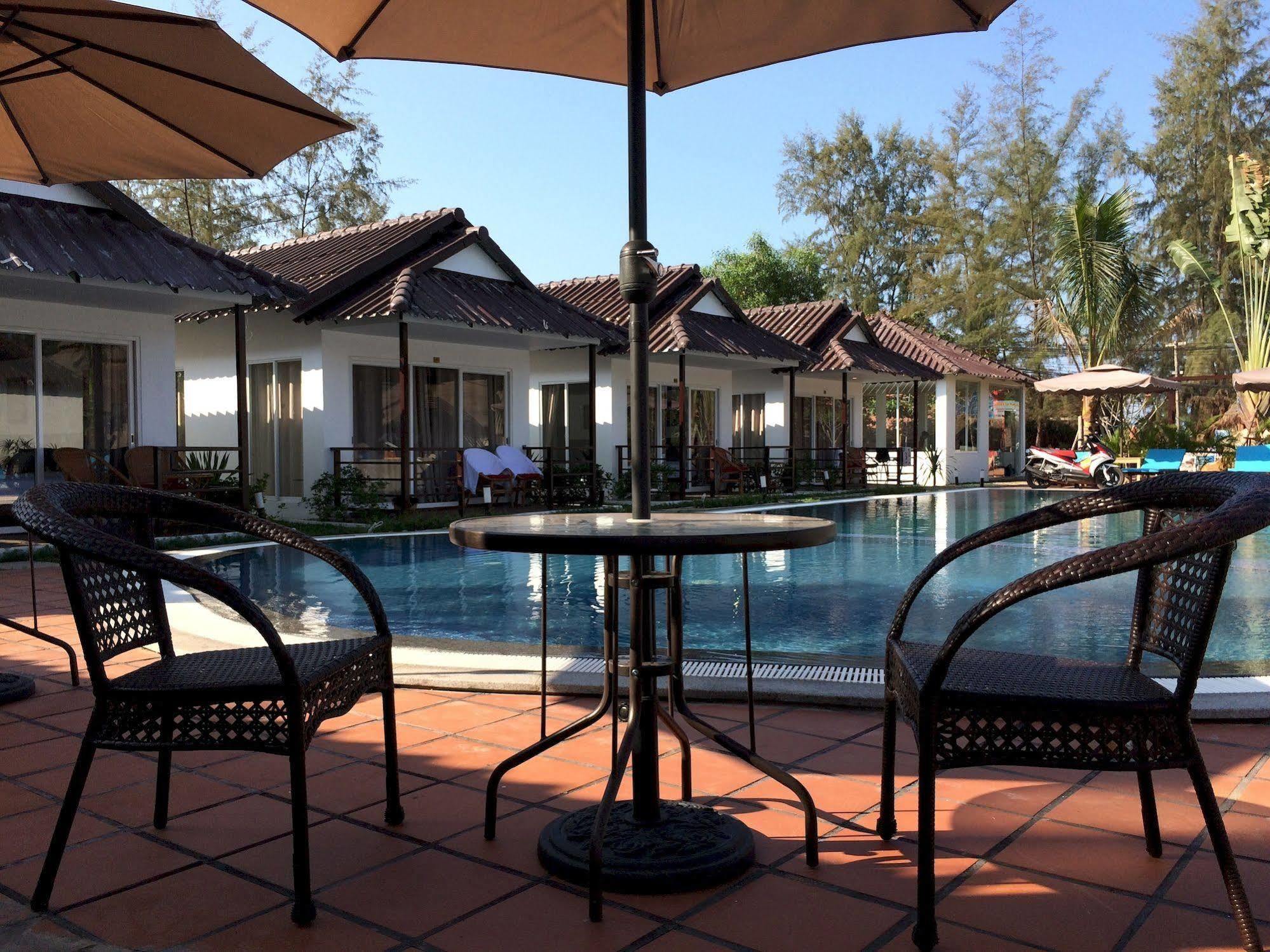 Sea Breeze Resort